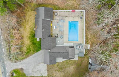 Kennebunk House | Kennebunk/Kennebunkport Beach House w/Pool!