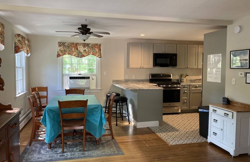 Kennebunkport Hotel | Kennebunkport, walk to beach, 1 mile from Bush compound, 5 minutes from town.