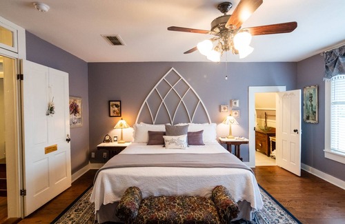 Jefferson Bed & Breakfast | Kennedy Manor B&B