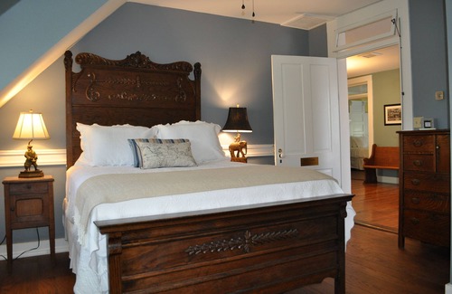 Jefferson Bed & Breakfast | Kennedy Manor B&B