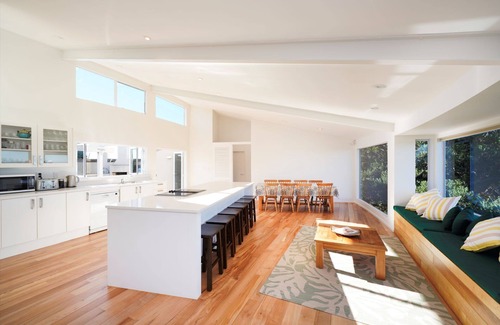 Surfdale House | Kennedy Point Hilltop House
