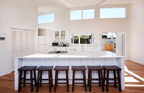 Surfdale House | Kennedy Point Hilltop House