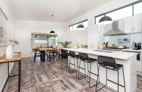Rosebud House | Kennington Beach Getaway with Spa