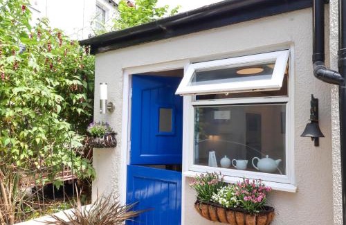 Dawlish House | Kenny Cottage