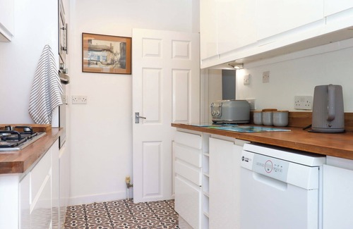 Dawlish Cottage | KENNY COTTAGE, pet friendly, country holiday cottage in Dawlish