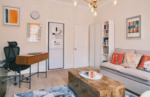 West Kensington Apartment | Kensington 1B1B with Sofa Double Bed Max 4 Guests