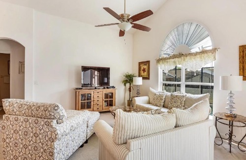 Highgate Park Villa | Kensington Drive Unit 24