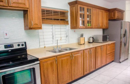 Eden Gardens Apartment | Kensington Place New Kingston Apartment