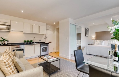 Brompton & Hans Town Apartment | Kensington Quality Superior Studio Ideal for Families