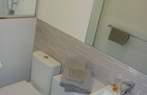 Kensington Apartment | Kensington Studio - modern apartment within walking distance to river