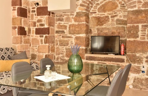 Katarraktis Apartment | Kentos Charming Stone Escape Near Fishing Harbor