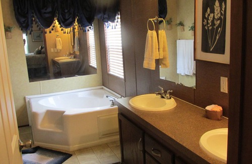Hardin Resort | Kentucky Lake Pirate's Cove Resort Plenty of room for your boat.