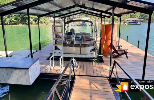Seneca House | Keowee Lake Home w/ Boat Dock & Hot Tub!