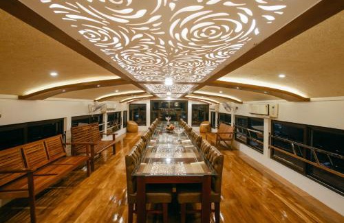 Alappuzha Boat Rental | Kerala Boathouse