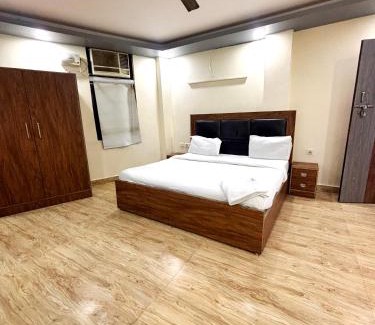 Hauz Khas Village Hotel | Kerala Home Stay - Walking Distance From Nizamuddin Railway Station