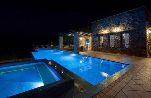 Livadia Villa | Keramoti Villas - Villa Ariadni - Outdoor Heated Jacuzzi - Heated Pool