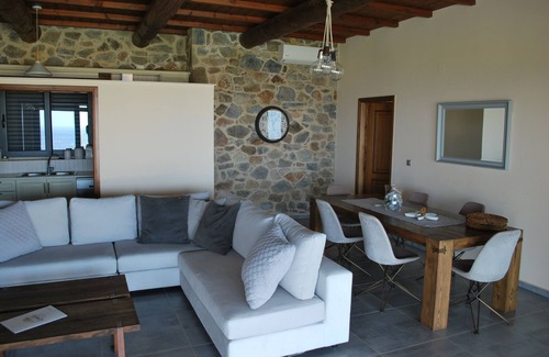 Livadia Villa | Keramoti Villas - Villa Aphrodite - Affordable luxury - Peace and Tranquility