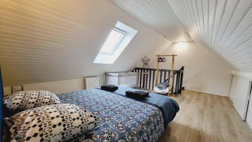 Ploudalmezeau House | KerElo Le Ptit St Roch, maisonnette cosy, mer 5km, Ploudalmezeau