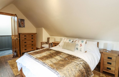 Drumnadrochit Cottage | KERROWDOWN MILL, pet friendly in Drumnadrochit, Loch Ness