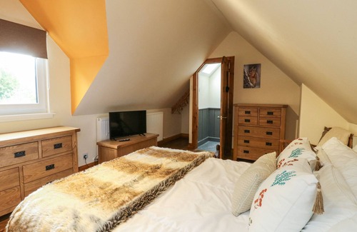 Drumnadrochit Cottage | KERROWDOWN MILL, pet friendly in Drumnadrochit, Loch Ness