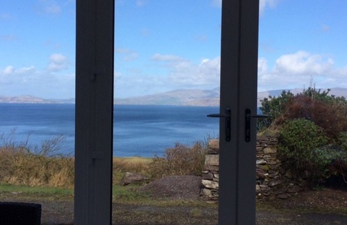 Kells House | Kerry CoastTraditional Cottage in Kells at Dingle Bay in County Kerry, Ireland.