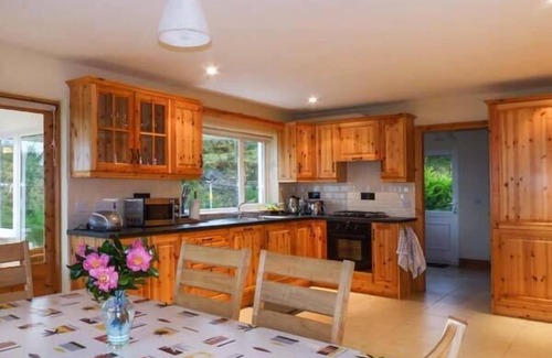 Caherdaniel Cottage | KERRY WAY COTTAGE, family friendly in Castlecove, County Kerry
