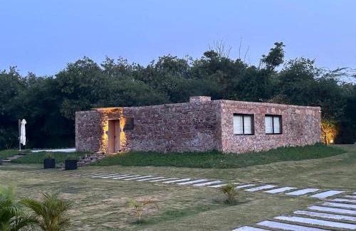 Shavri Colony Villa | Kesar Farm House on the Lake