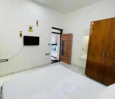 Lake Pichola House | Kesar kunj home stay
