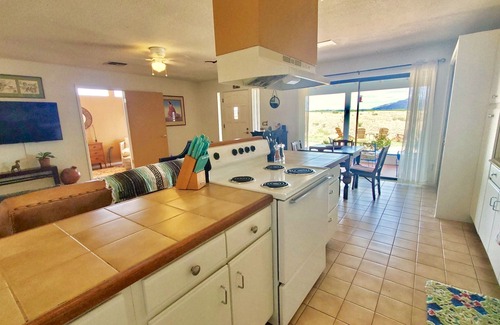 Nogales Cottage | Kestrel Cottage at Birdsong Retreat