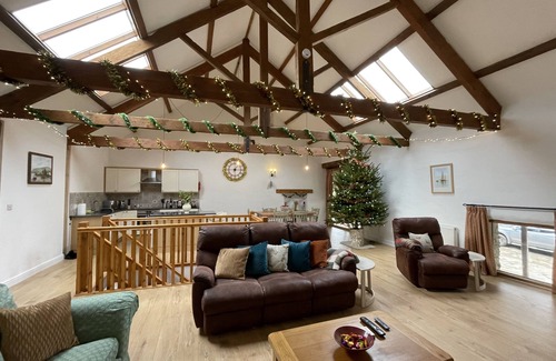 Dartmouth Cottage | Kestrel Cottage pet friendly barn conversion, quiet farm location, nr Dartmouth
