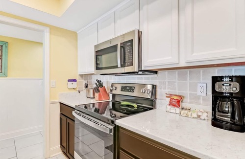 Fernandina Beach Condo | Ketch a Sunrise – Oceanfront Boutique, Top-Floor Condo—The Perfect Retreat