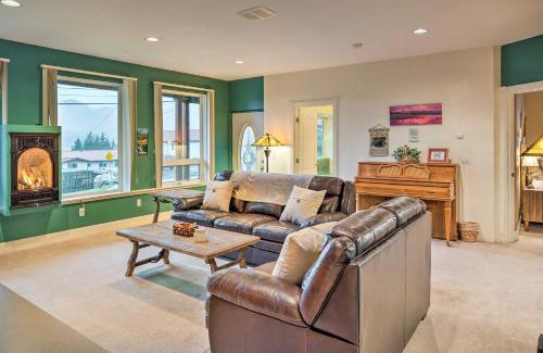Ketchikan House | Ketchikan Home Bay Views, half Mi to Hiking Trails
