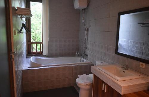 Taman Griya House | KETUT JOGLO GUEST HOUSE