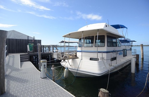 Tuncurry Boat Rental | Kewarra - Best Houseboat next to Best Wine Bar