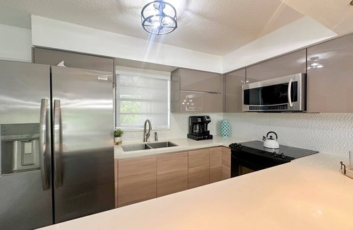 Key Largo House | Key Largo | New Remodel 2 Kings, Pool Pickleball