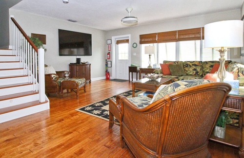 Marathon House | Key Lime Kottage- Waterfront Home on Gulf of Mexico w/ Private Pool, Dock & More