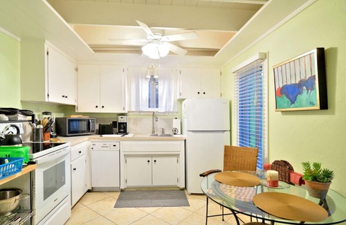 Old Town Apartment | Key West Butterfly Garden Flat - Minutes from Beach & Old Town Perfect for Couples