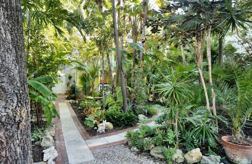 Old Town Apartment | Key West Butterfly Garden Flat - Minutes from Beach & Old Town Perfect for Couples