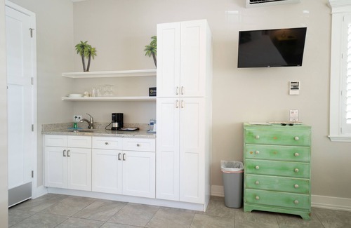 Dunedin Cottage | Key West Style Cottage - with pool/hot-tub