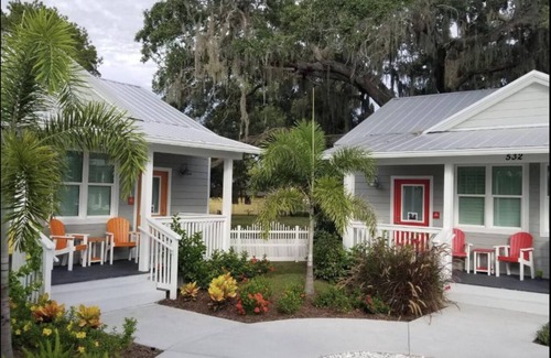 Dunedin Cottage | Key West Style Cottage - with pool/hot-tub