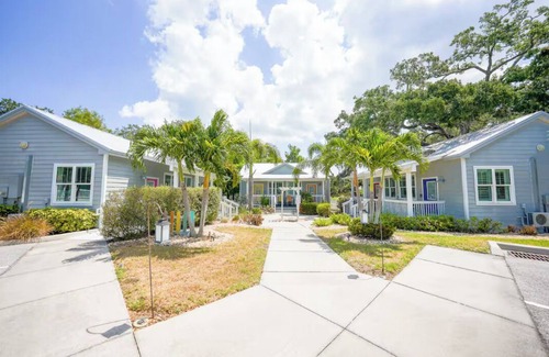 Dunedin Cottage | Key West Style Cottage - with pool/hot-tub