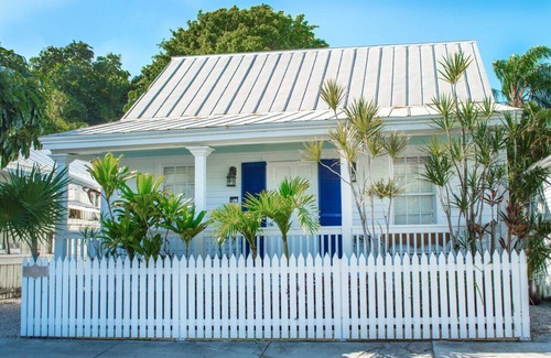 Downtown House | Key West Wabi Sabi - Authentic Downtown Cottage w Pool - Steps Off Duval