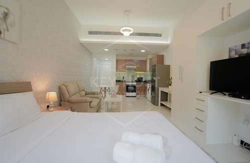 Jumeirah Village Circle Apartment | KeyHost - Crystal Residence JVC - K160