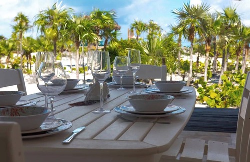 William's Town Cottage | KeyLime Cottage: Beachfront vacation house, Tropic of Cancer beach, Little Exuma