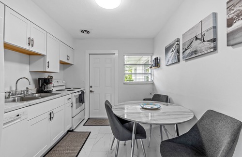 Clearwater Beach Cottage | KEYLIME COTTAGE Heated Pools, steps from the beach perfect location
