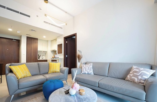 Downtown Dubai Apartment | KeyRock - Chic 2BR Escape with Pool