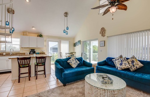 Breezeswept Beach Estates House | Keys On Jamaica: 3BR Waterfront Home, Large Corner Lot on Ramrod Key, Convenient to Atlantic & Gulf!