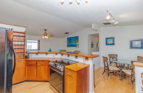 Sexton Cove Estates House | Keys Paradise 3/3 Waterfront, Jacuzzi, Kayaks+More