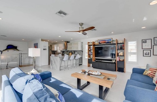 Marathon House | Keys to Ohana. On Ocean Inlet. Private Pool, Hot Tub, Ample Dock space.