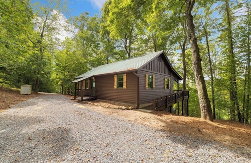 Morganton Cabin | Keys to the Woods | Game Room | Fire Pit | Hot Tub